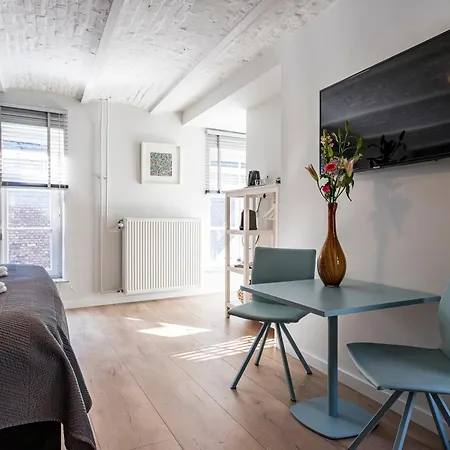 Gracht 62 Bed & Breakfast 4*