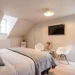 Gracht 62 Bed & Breakfast 4*